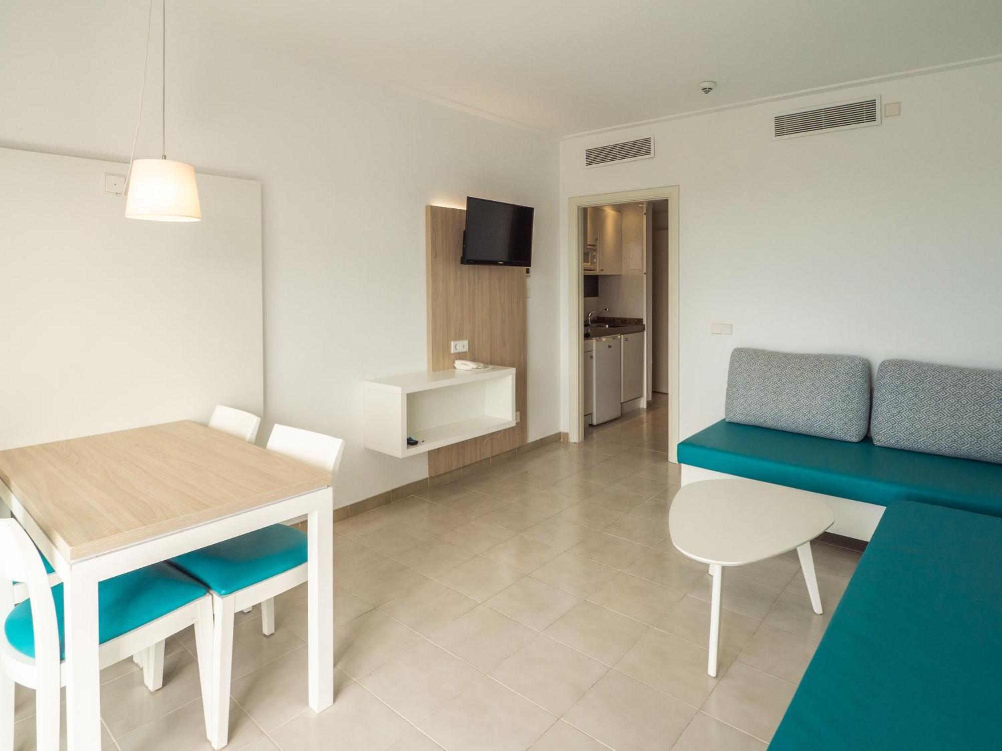 Apartamentos La Santa Maria Cala Millor  Bagian luar foto
