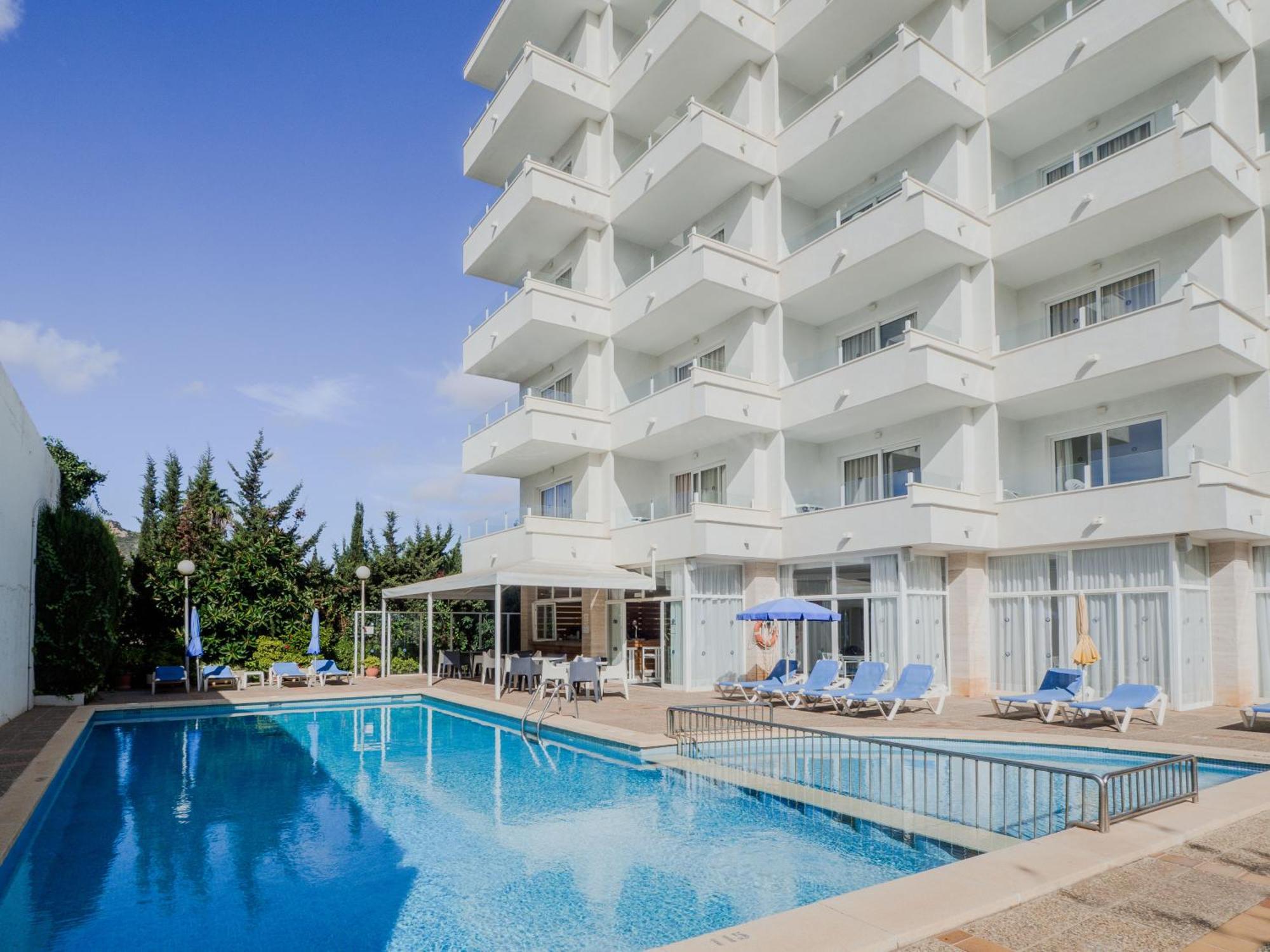 Apartamentos La Santa Maria Cala Millor  Bagian luar foto