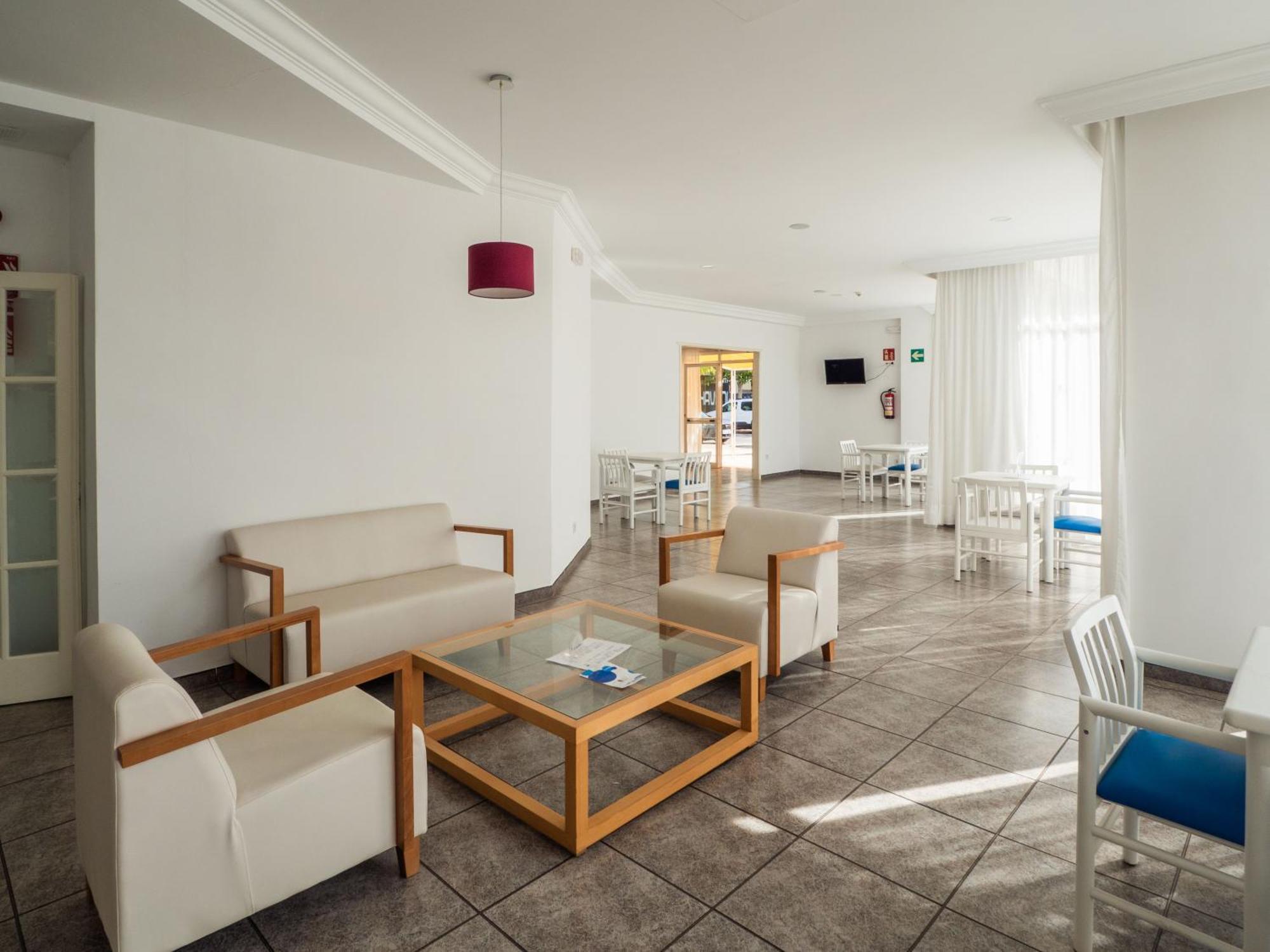 Apartamentos La Santa Maria Cala Millor  Bagian luar foto